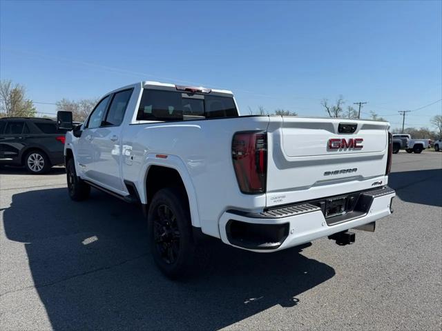 2024 GMC Sierra 2500HD 4WD Crew Cab Standard Bed AT4