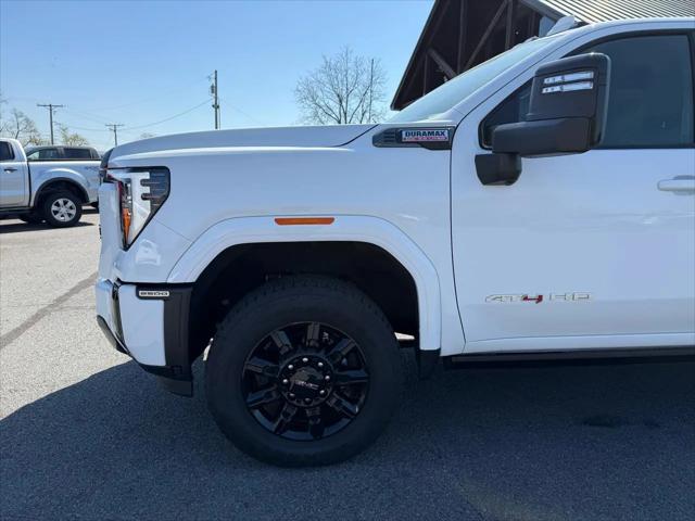 2024 GMC Sierra 2500HD 4WD Crew Cab Standard Bed AT4