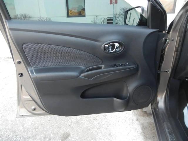 2016 Nissan Versa 1.6 SV