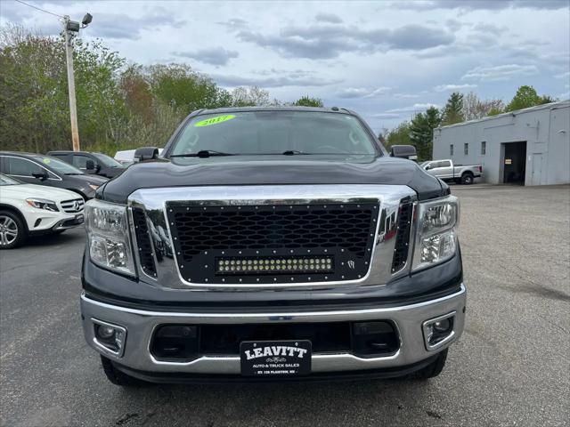 2017 Nissan Titan SV