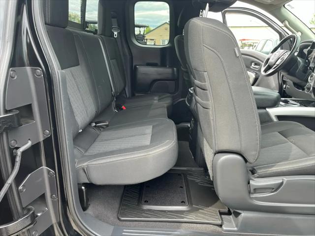 2017 Nissan Titan SV