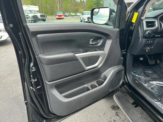 2017 Nissan Titan SV