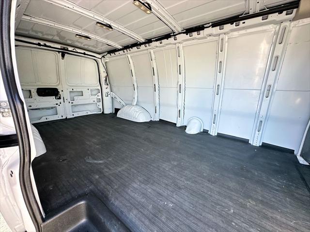2023 GMC Savana Cargo RWD 2500 Extended Wheelbase Work Van
