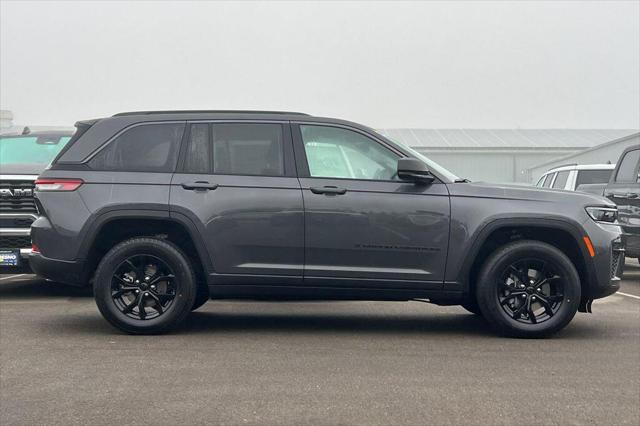 2026 Jeep Grand Cherokee Grand Cherokee Laredo Altitude 4x4