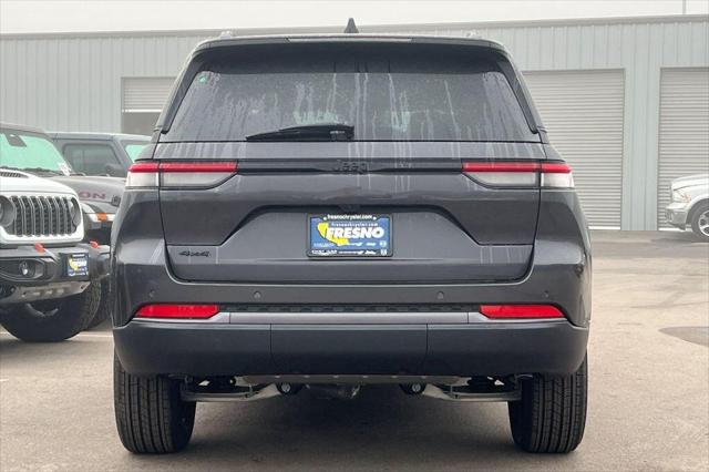 2026 Jeep Grand Cherokee Grand Cherokee Laredo Altitude 4x4