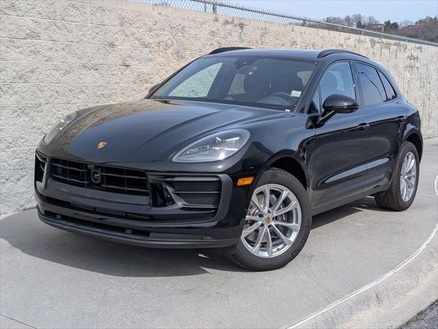 2025 Porsche Macan Unknown