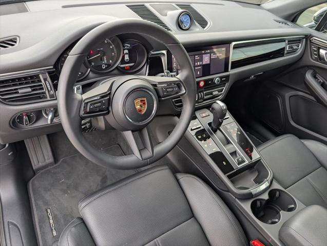 2025 Porsche Macan Unknown