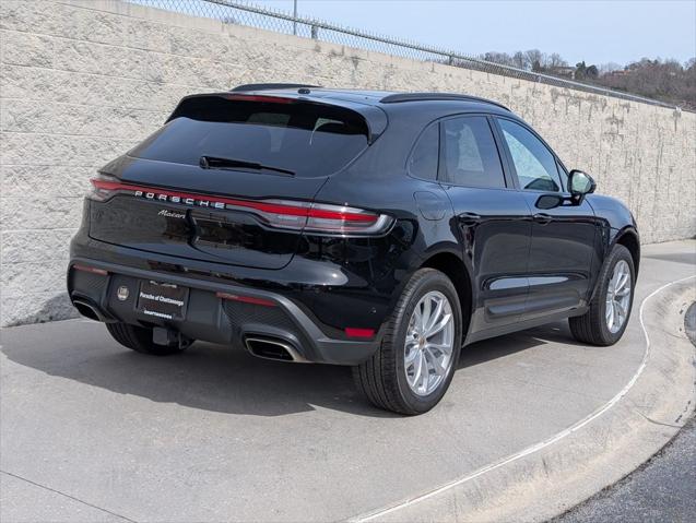2025 Porsche Macan Unknown