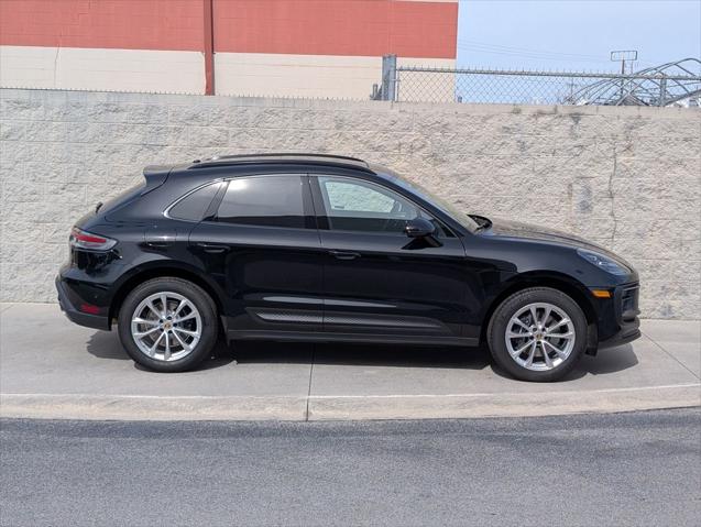 2025 Porsche Macan Unknown