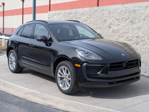 2025 Porsche Macan Unknown