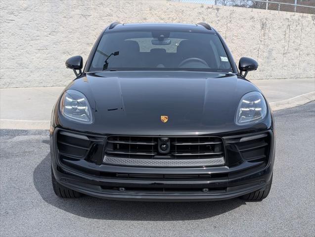 2025 Porsche Macan Unknown