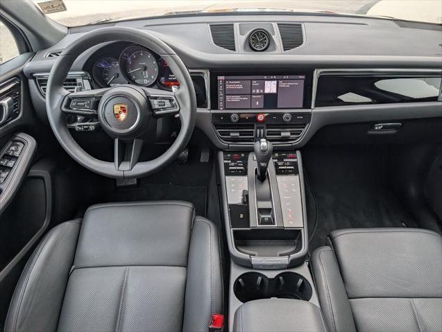 2025 Porsche Macan Unknown