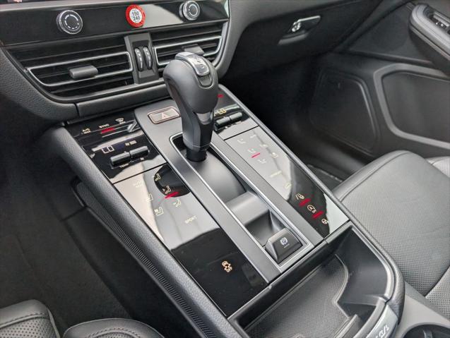 2025 Porsche Macan Unknown