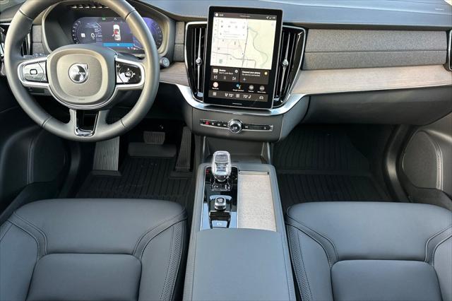 2026 Volvo XC90 Plus, B5 AWD Gas (mild hybrid), Gasoline, Bright, 7 Seats