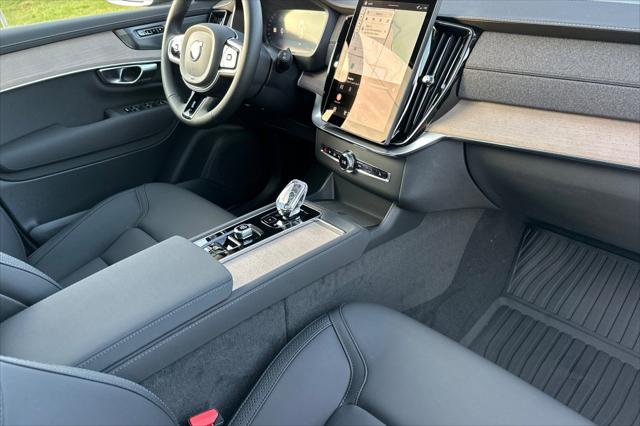 2026 Volvo XC90 Plus, B5 AWD Gas (mild hybrid), Gasoline, Bright, 7 Seats