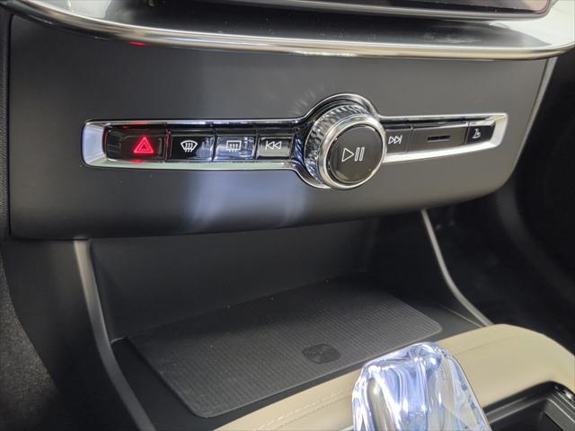2026 Volvo XC90 Plus, B6 AWD Gas (mild hybrid), Gasoline, Bright, 7 Seats