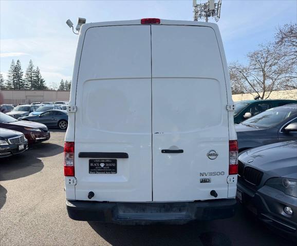 2013 Nissan 3500 S V8