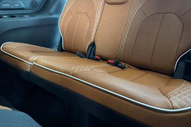 2026 Chrysler Pacifica Pinnacle AWD