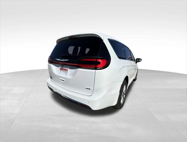 2026 Chrysler Pacifica Select AWD