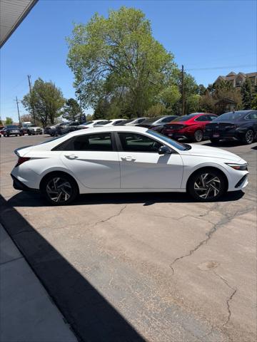 2025 Hyundai Elantra Hybrid SEL Sport