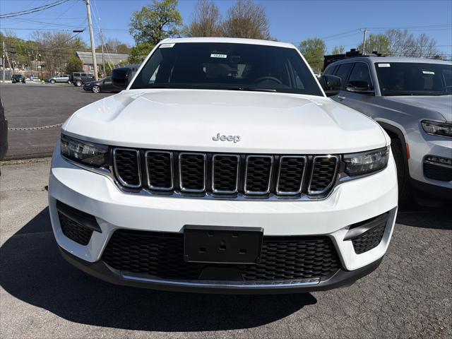 2026 Jeep Grand Cherokee GRAND CHEROKEE LAREDO X 4X4