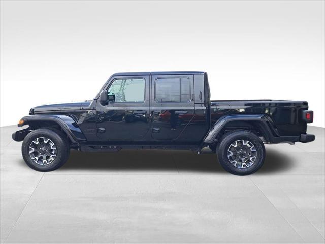 2026 Jeep Gladiator GLADIATOR SAHARA 4X4