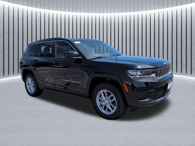 2026 Jeep Grand Cherokee GRAND CHEROKEE LAREDO X 4X4