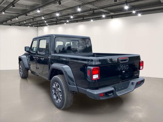 2026 Jeep Gladiator GLADIATOR SAHARA 4X4
