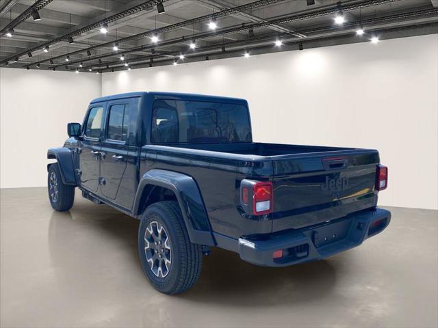 2026 Jeep Gladiator GLADIATOR SAHARA 4X4