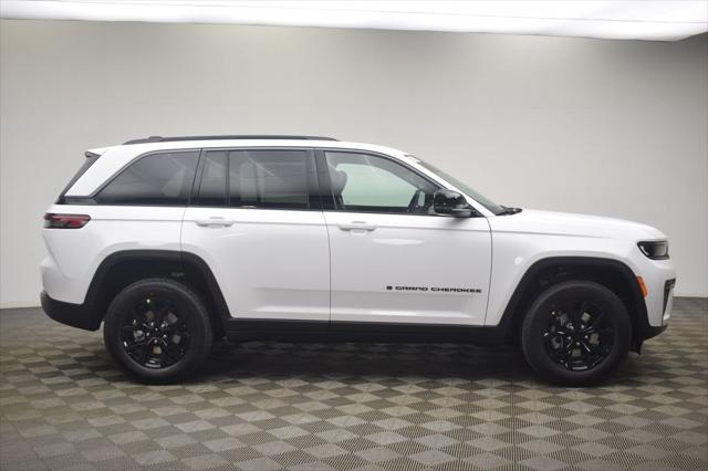 2026 Jeep Grand Cherokee GRAND CHEROKEE LAREDO ALTITUDE 4X4