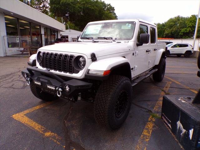 2026 Jeep Gladiator GLADIATOR SAHARA 4X4