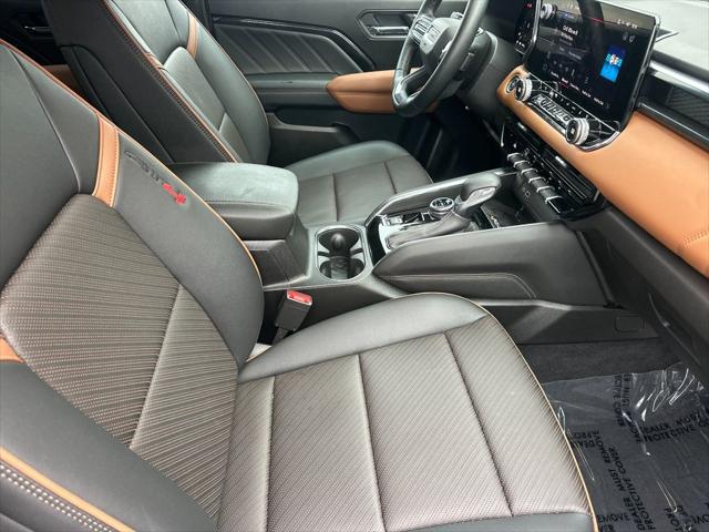 2025 GMC Canyon 4WD AT4
