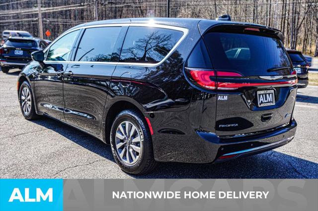 2024 Chrysler Pacifica Hybrid Select