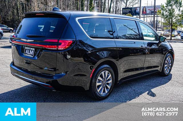 2024 Chrysler Pacifica Hybrid Select