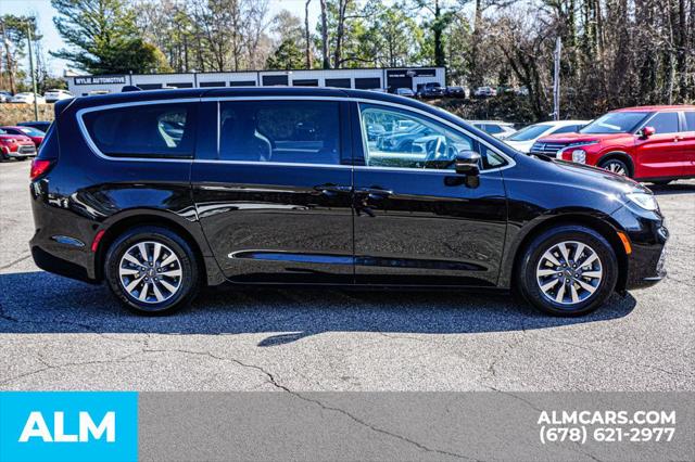 2024 Chrysler Pacifica Hybrid Select