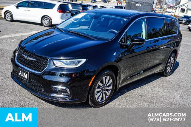 2024 Chrysler Pacifica Hybrid Select