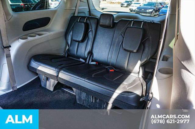2024 Chrysler Pacifica Hybrid Select