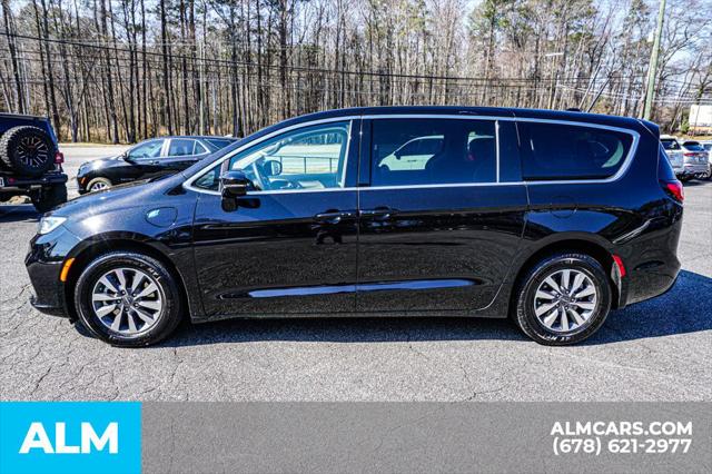 2024 Chrysler Pacifica Hybrid Select