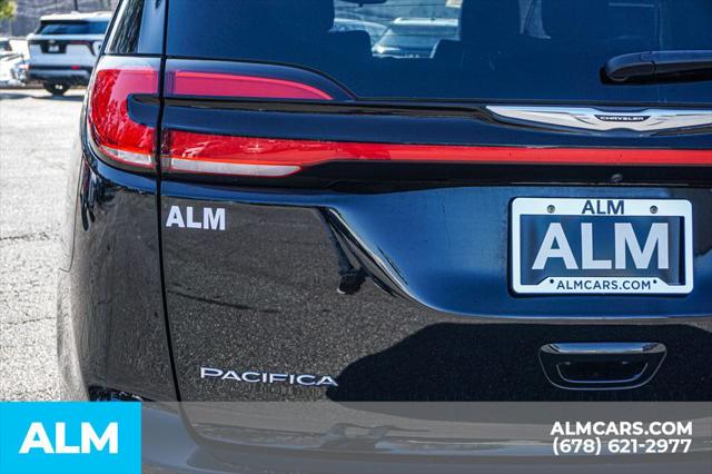 2024 Chrysler Pacifica Hybrid Select