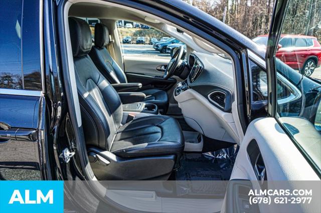 2024 Chrysler Pacifica Hybrid Select
