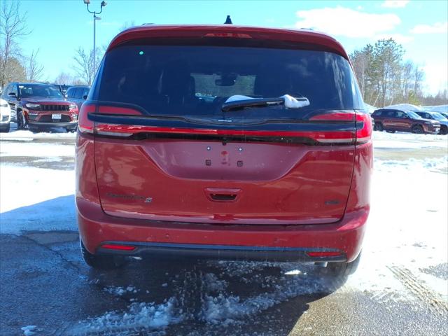 2026 Chrysler Pacifica Select AWD