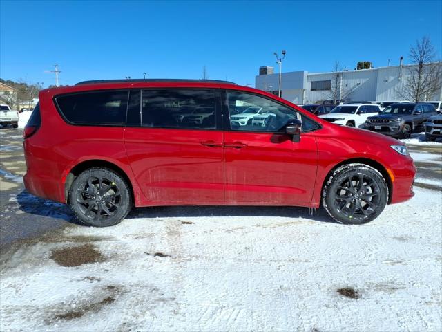 2026 Chrysler Pacifica Select AWD