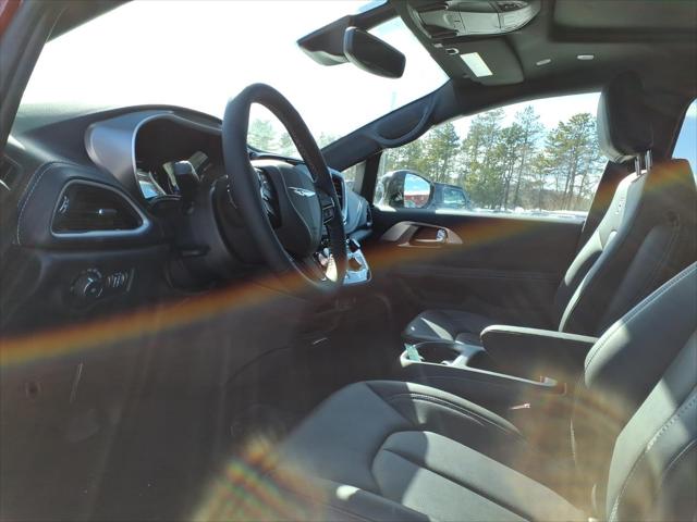 2026 Chrysler Pacifica Select AWD