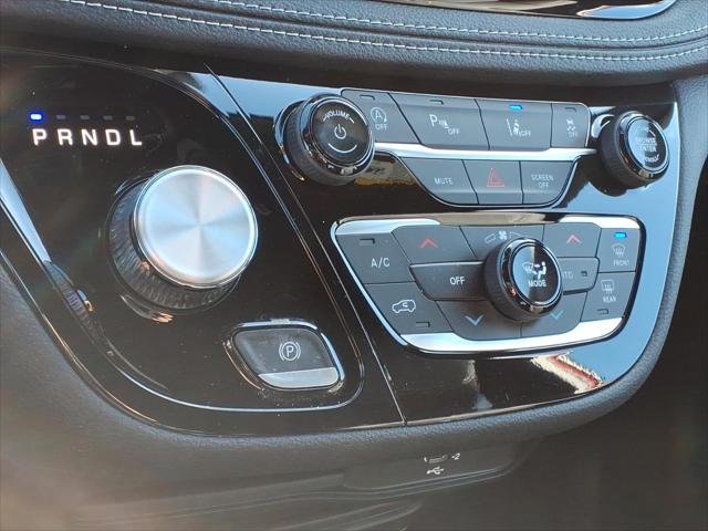 2026 Chrysler Pacifica Select AWD