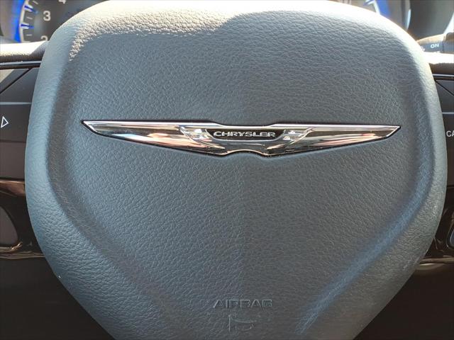 2026 Chrysler Pacifica Select AWD