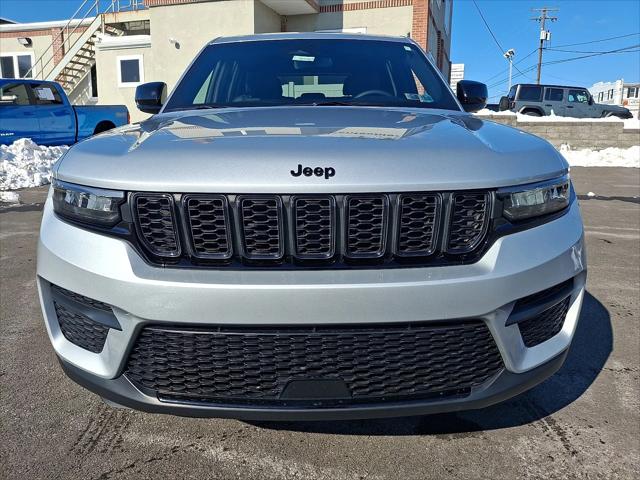 2023 Jeep Grand Cherokee Altitude 4x4 2023 Jeep Grand Cherokee Altitude 4x4