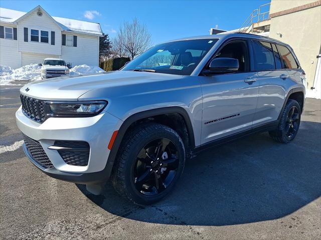 2023 Jeep Grand Cherokee Altitude 4x4 2023 Jeep Grand Cherokee Altitude 4x4