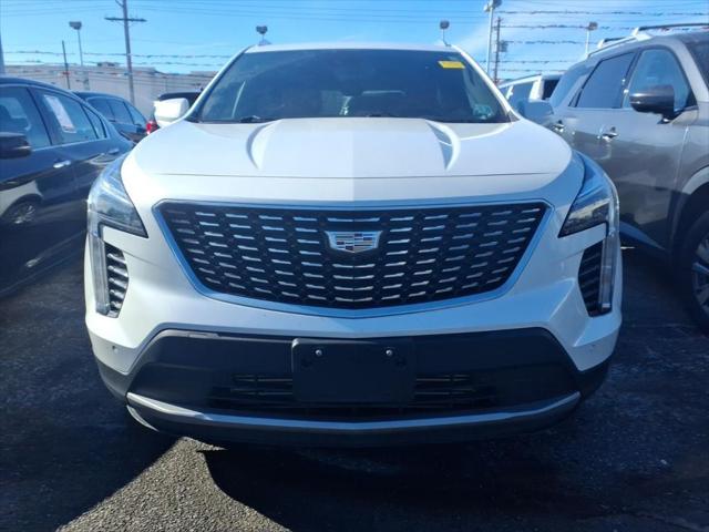 2022 Cadillac XT4 AWD Premium Luxury