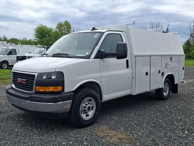 2025 GMC Savana Cutaway Work Van