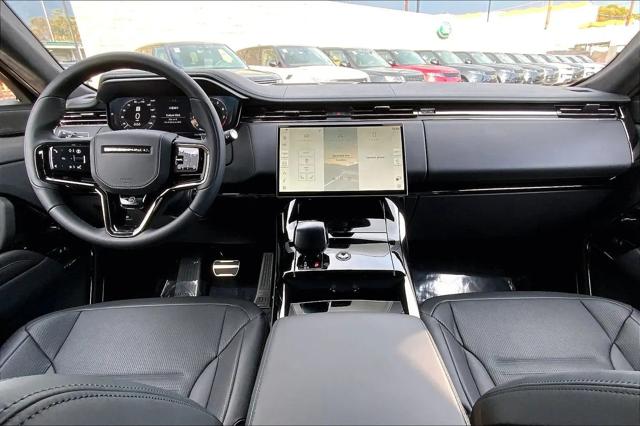 2026 Land Rover Range Rover Sport P635 SV